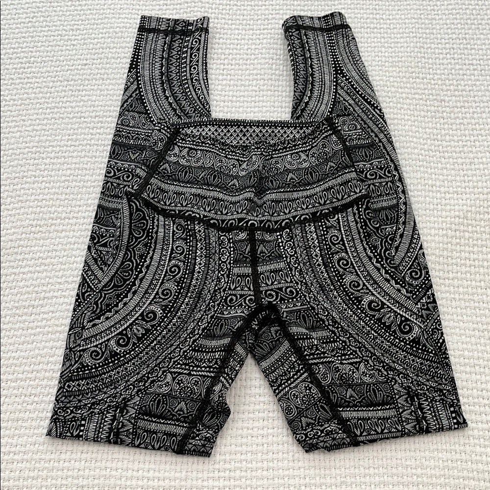 Lululemon Black and White Patterned Leggings